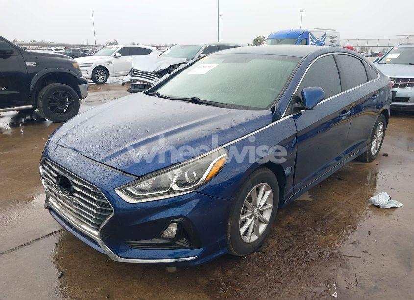 Photo 2 of 2019 Hyundai Sonata SE (VIN 5NPE24AF3KH790281)