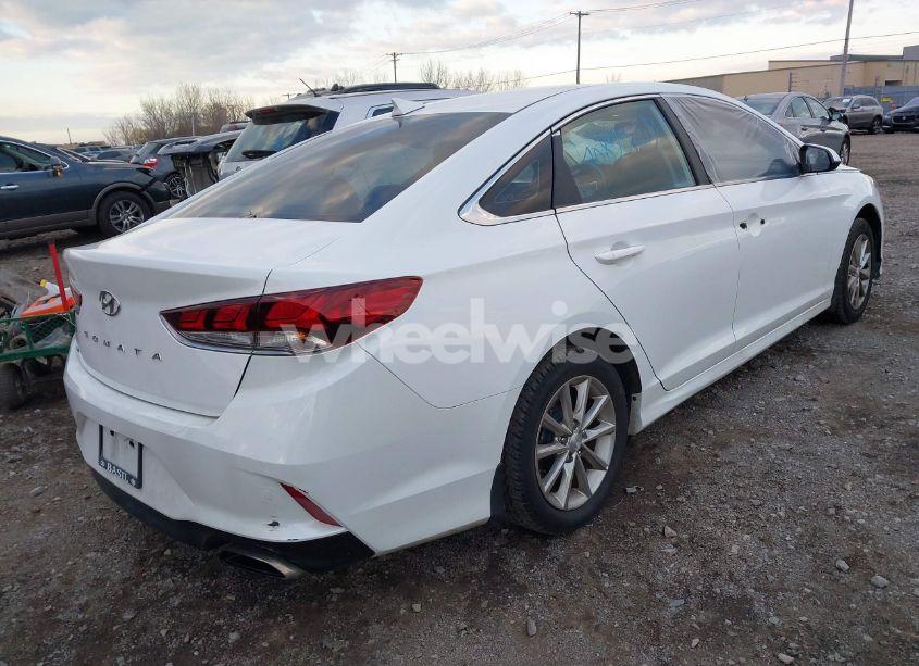 Photo 4 of 2019 Hyundai Sonata SE (VIN 5NPE24AF3KH797697)