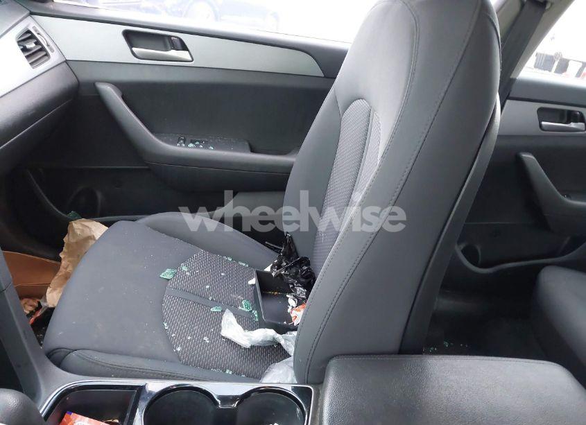 Photo 5 of 2019 Hyundai Sonata SE (VIN 5NPE24AF3KH797697)