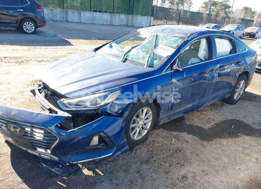 Photo 2 of 2019 Hyundai Sonata SE (VIN 5NPE24AF3KH801182)