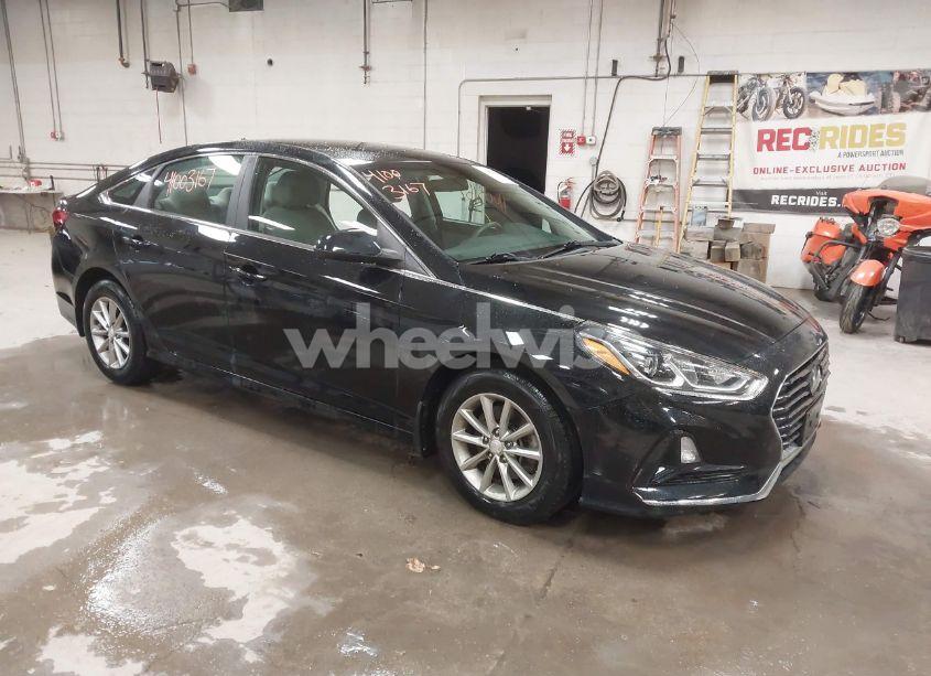 2019 Hyundai Sonata SE (VIN 5NPE24AF3KH801747) main photo
