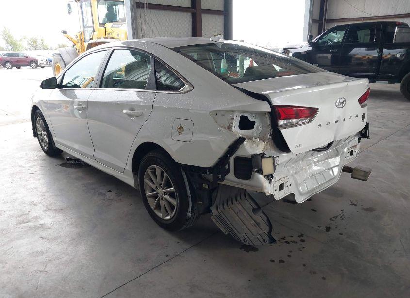 Photo 3 of 2019 Hyundai Sonata SE (VIN 5NPE24AF3KH811856)