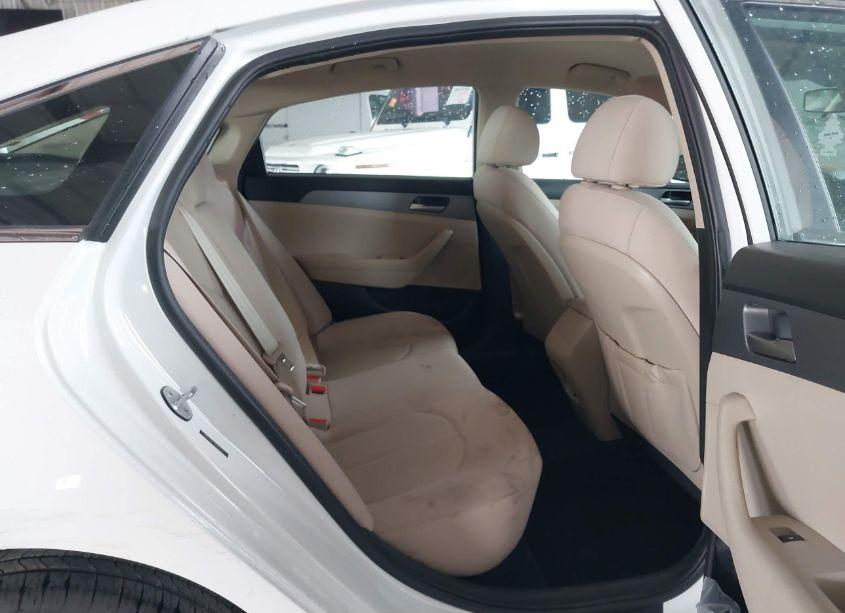 Photo 8 of 2019 Hyundai Sonata SE (VIN 5NPE24AF3KH811856)