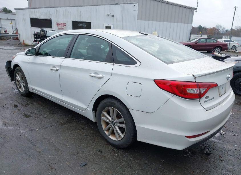 Photo 3 of 2015 Hyundai Sonata SE (VIN 5NPE24AF4FH000945)