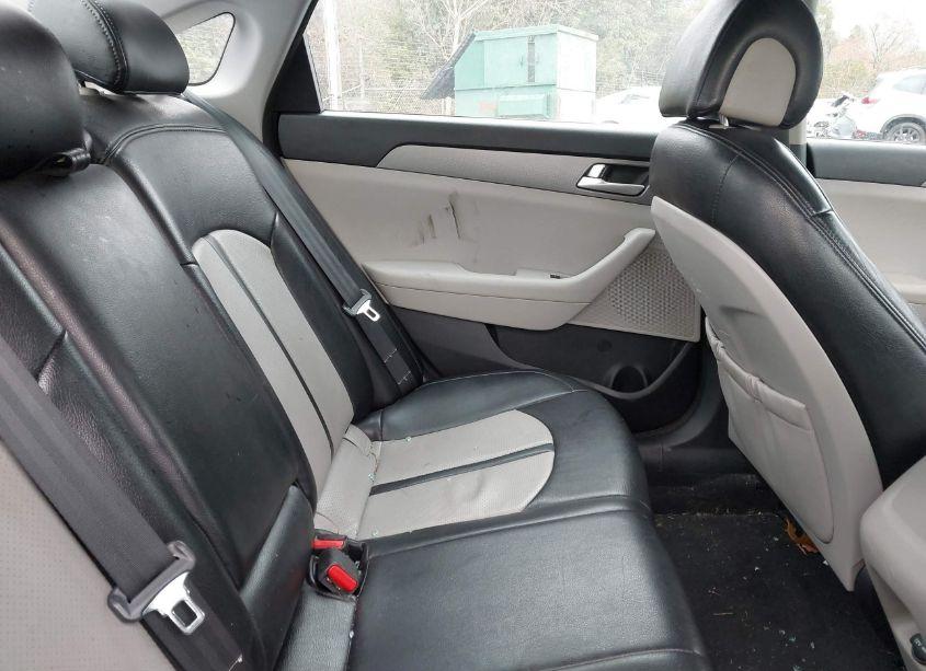 Photo 8 of 2015 Hyundai Sonata SE (VIN 5NPE24AF4FH000945)