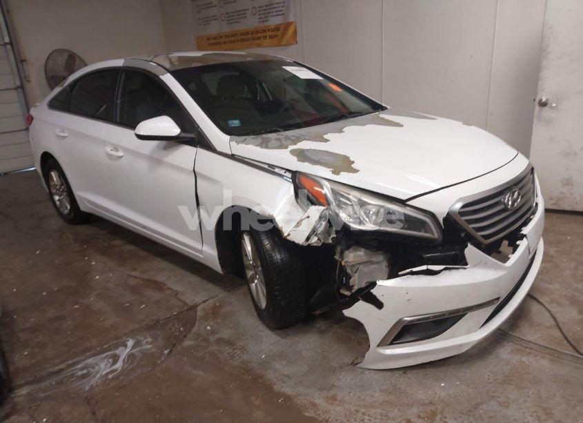 2015 Hyundai Sonata SE (VIN 5NPE24AF4FH019060) main photo