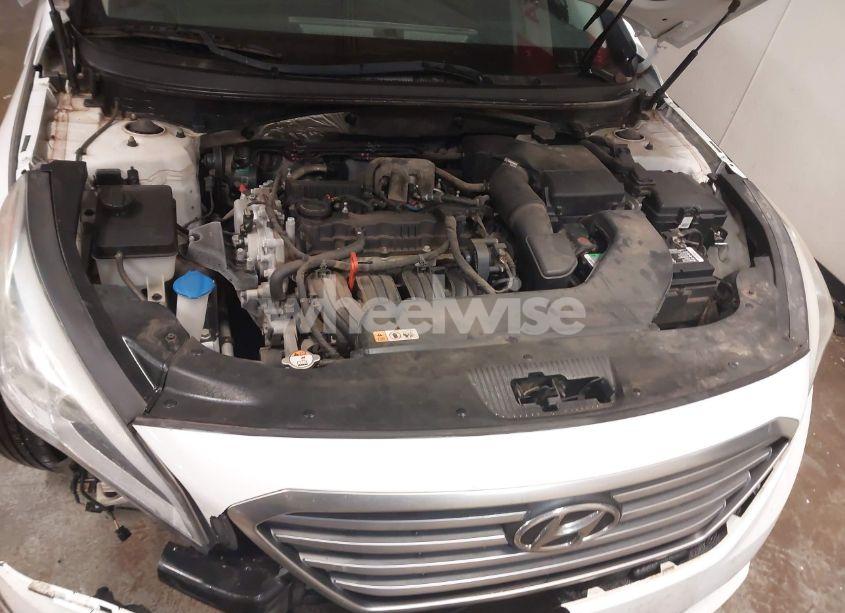 Photo 10 of 2015 Hyundai Sonata SE (VIN 5NPE24AF4FH019060)