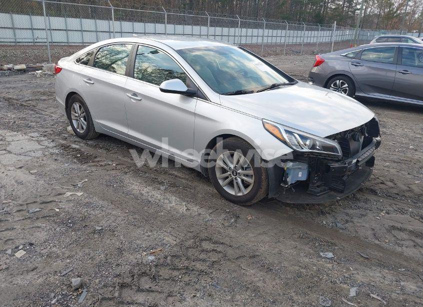 2015 Hyundai Sonata SE (VIN 5NPE24AF4FH026977) main photo