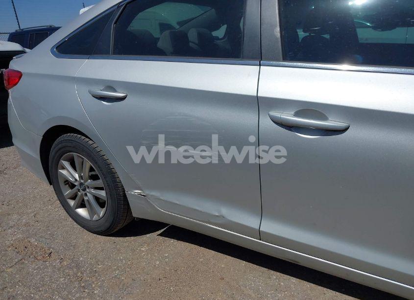 Photo 6 of 2015 Hyundai Sonata SE (VIN 5NPE24AF4FH028101)