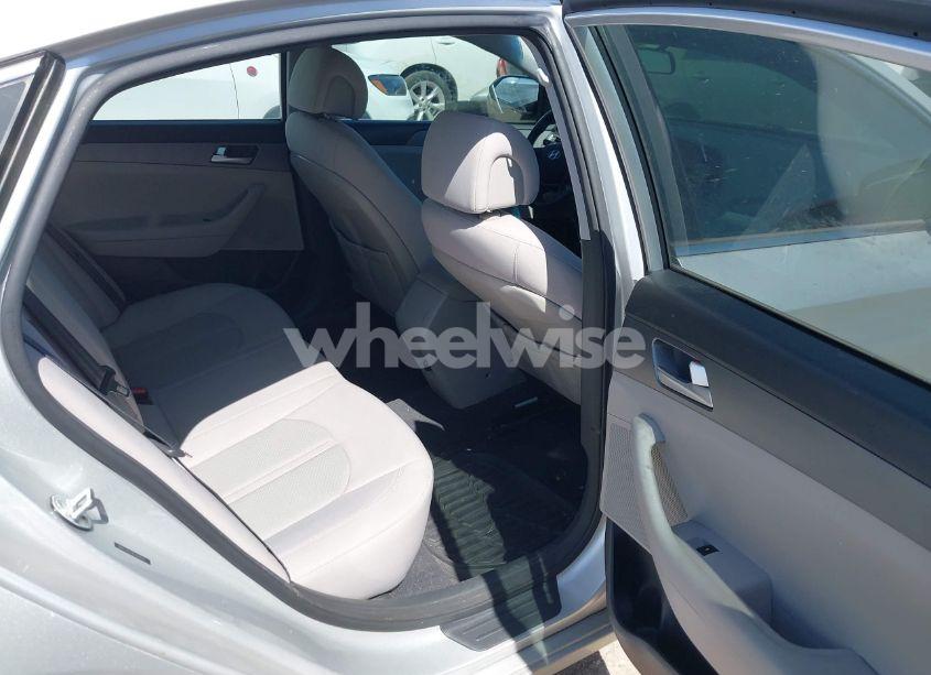 Photo 8 of 2015 Hyundai Sonata SE (VIN 5NPE24AF4FH028101)