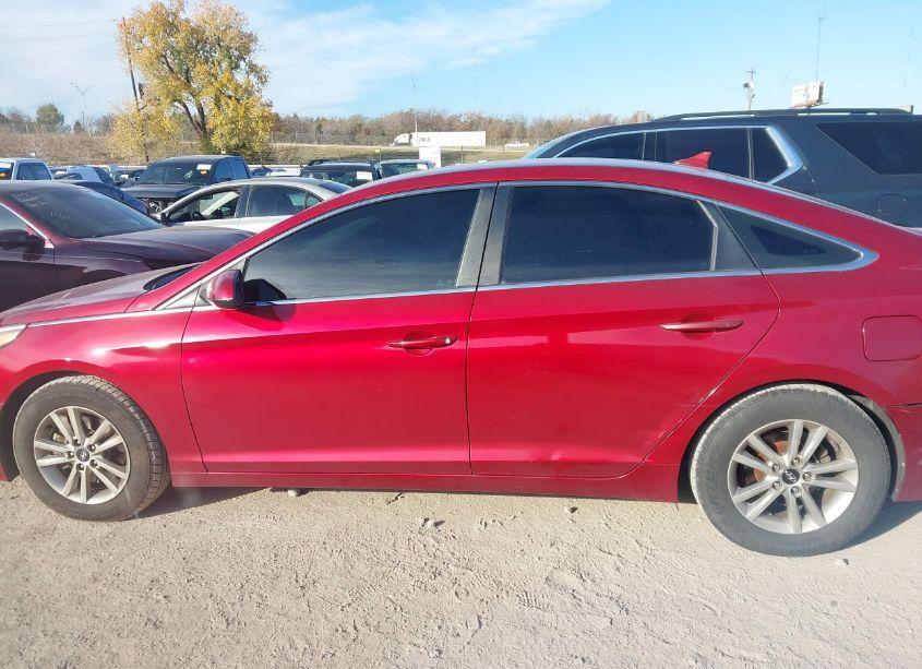 Photo 14 of 2015 Hyundai Sonata SE (VIN 5NPE24AF4FH069425)