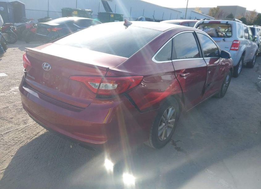 Photo 4 of 2015 Hyundai Sonata SE (VIN 5NPE24AF4FH069425)