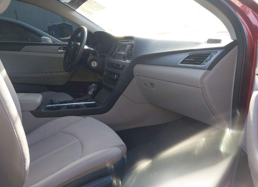 Photo 5 of 2015 Hyundai Sonata SE (VIN 5NPE24AF4FH069425)