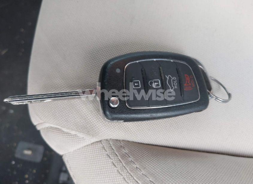 Photo 11 of 2015 Hyundai Sonata SE (VIN 5NPE24AF4FH074138)