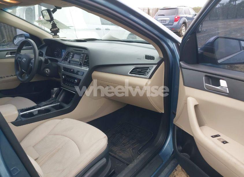 Photo 5 of 2015 Hyundai Sonata SE (VIN 5NPE24AF4FH074138)
