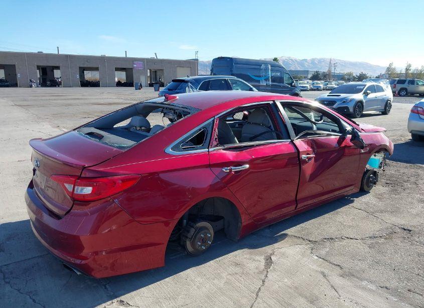 Photo 4 of 2015 Hyundai Sonata SE (VIN 5NPE24AF4FH076469)