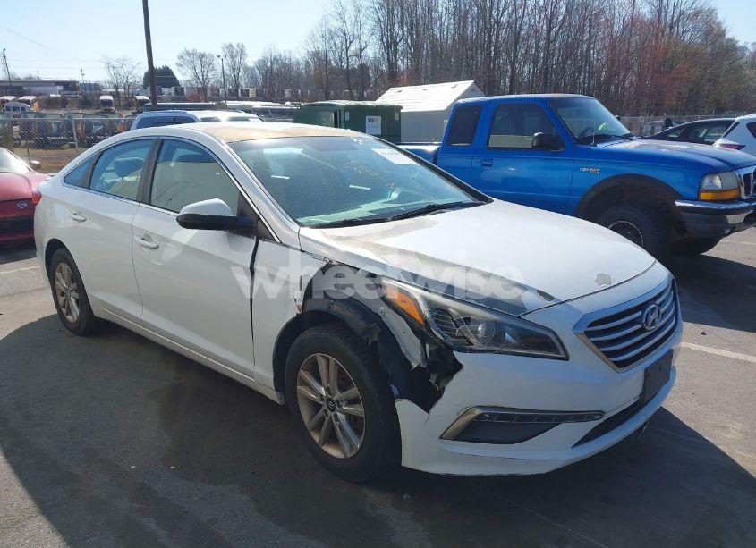 2015 Hyundai Sonata SE (VIN 5NPE24AF4FH078755) main photo