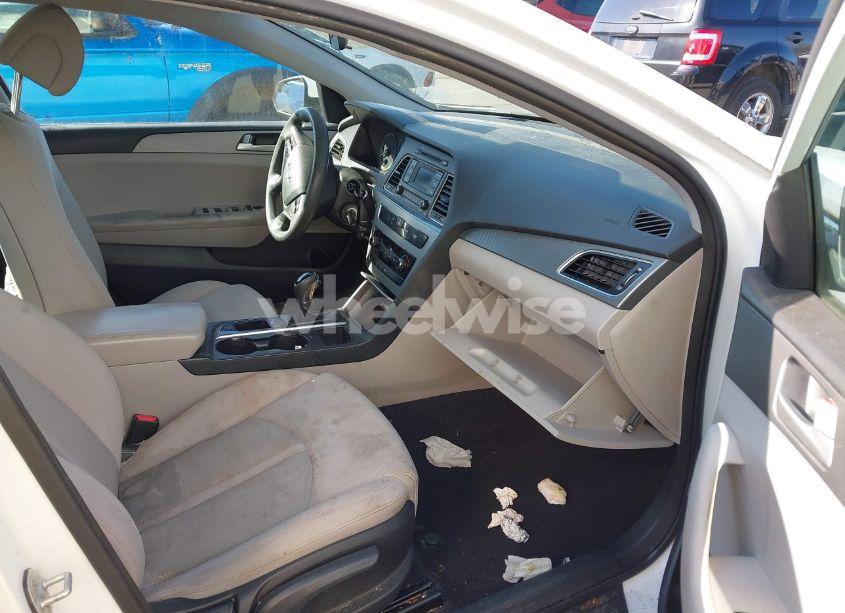 Photo 5 of 2015 Hyundai Sonata SE (VIN 5NPE24AF4FH078755)