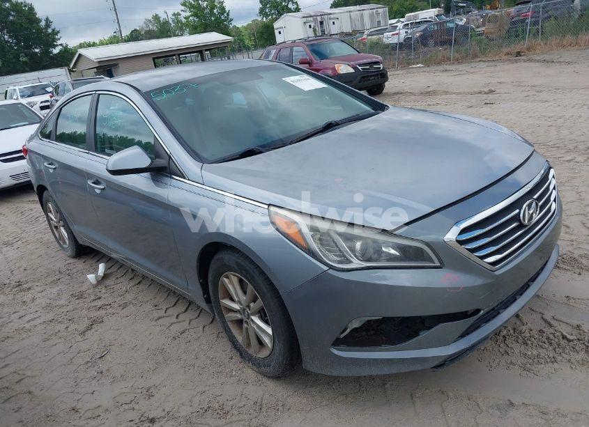2015 Hyundai Sonata SE (VIN 5NPE24AF4FH081977) main photo