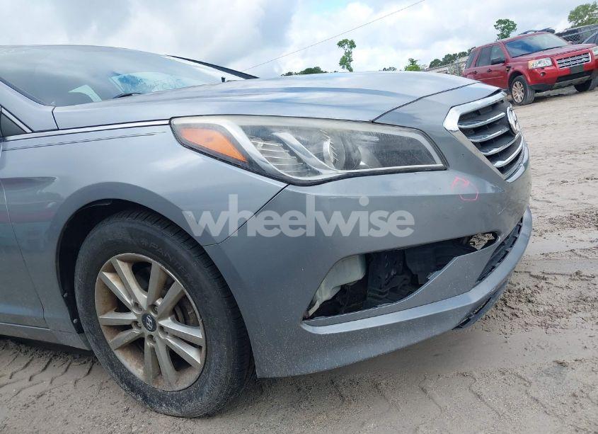 Photo 16 of 2015 Hyundai Sonata SE (VIN 5NPE24AF4FH081977)