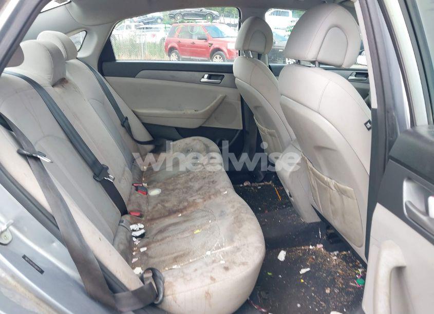 Photo 8 of 2015 Hyundai Sonata SE (VIN 5NPE24AF4FH081977)