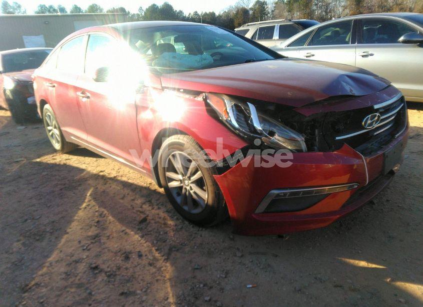 2015 Hyundai Sonata SE (VIN 5NPE24AF4FH099718) main photo