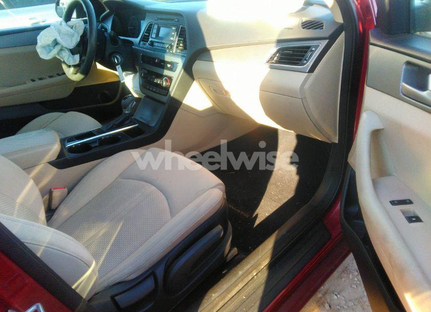 Photo 5 of 2015 Hyundai Sonata SE (VIN 5NPE24AF4FH099718)