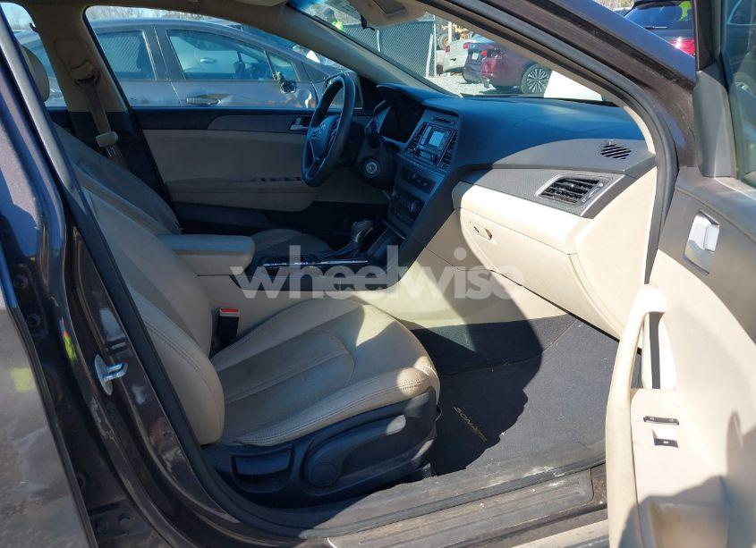 Photo 5 of 2015 Hyundai Sonata SE (VIN 5NPE24AF4FH102634)