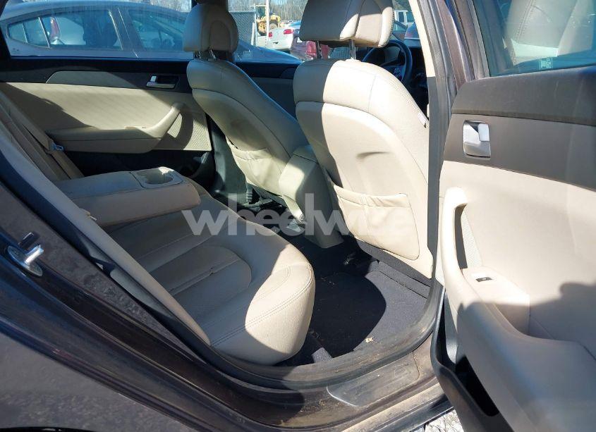 Photo 8 of 2015 Hyundai Sonata SE (VIN 5NPE24AF4FH102634)