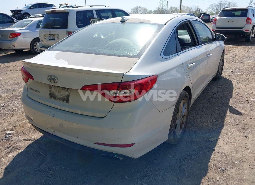 Photo 4 of 2015 Hyundai Sonata SE (VIN 5NPE24AF4FH109101)