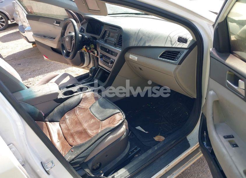 Photo 5 of 2015 Hyundai Sonata SE (VIN 5NPE24AF4FH109101)