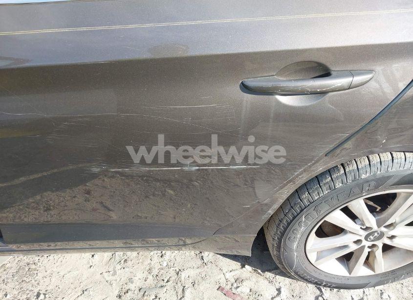 Photo 12 of 2015 Hyundai Sonata SE (VIN 5NPE24AF4FH112774)