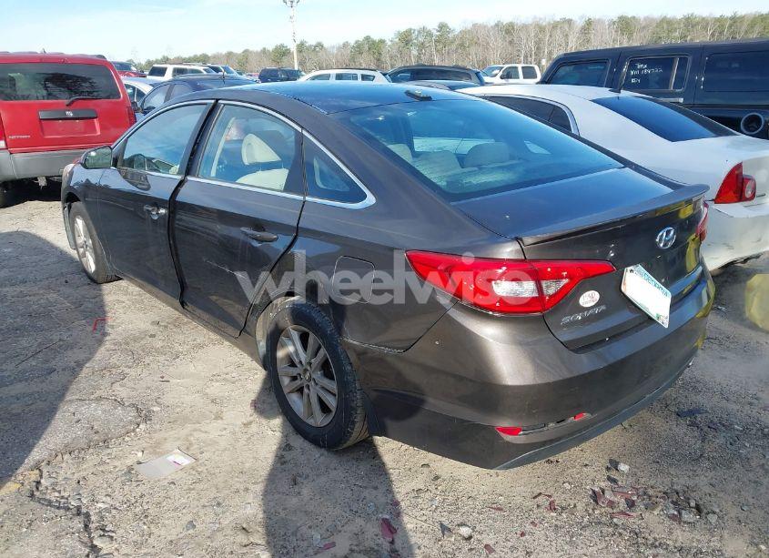 Photo 3 of 2015 Hyundai Sonata SE (VIN 5NPE24AF4FH112774)