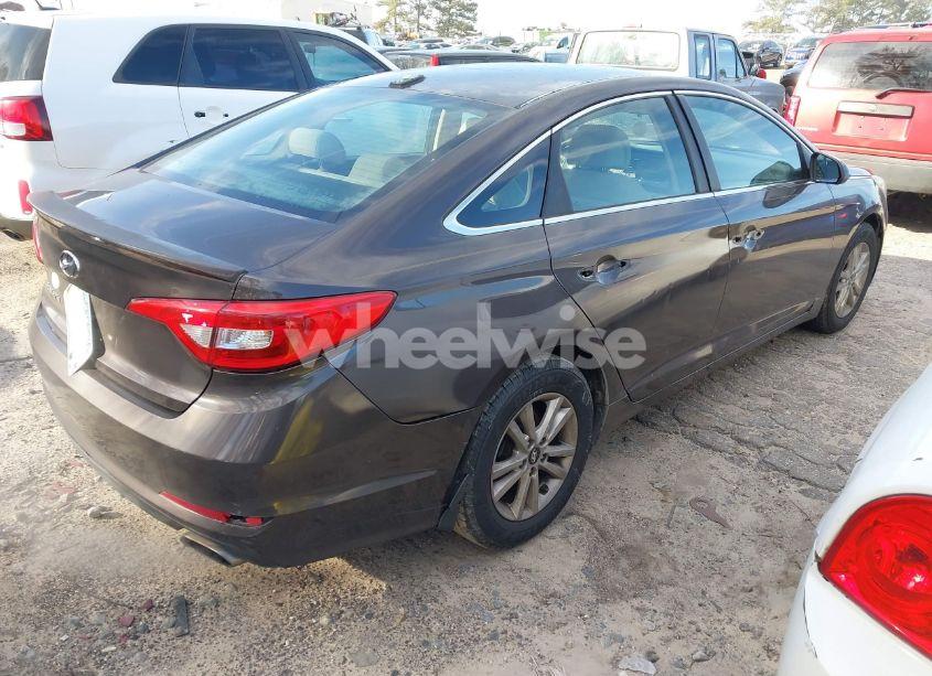 Photo 4 of 2015 Hyundai Sonata SE (VIN 5NPE24AF4FH112774)