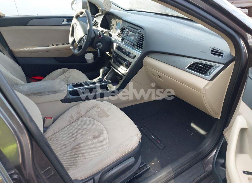 Photo 5 of 2015 Hyundai Sonata SE (VIN 5NPE24AF4FH112774)