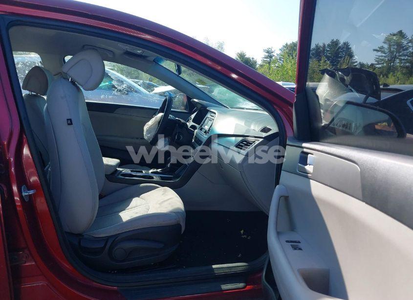 Photo 5 of 2015 Hyundai Sonata SE (VIN 5NPE24AF4FH123645)