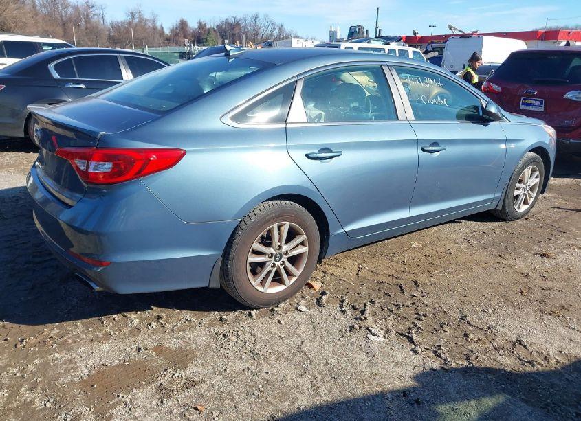 Photo 4 of 2015 Hyundai Sonata SE (VIN 5NPE24AF4FH145581)