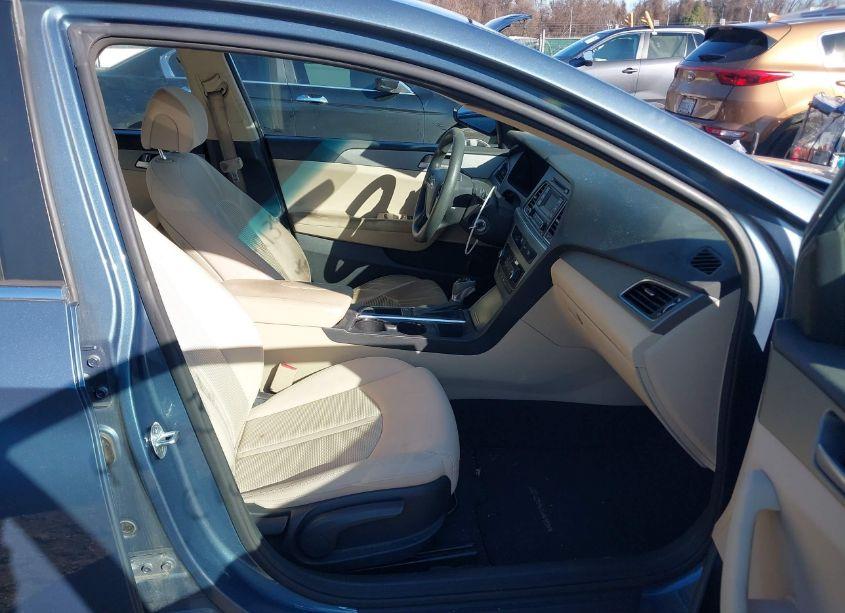 Photo 5 of 2015 Hyundai Sonata SE (VIN 5NPE24AF4FH145581)