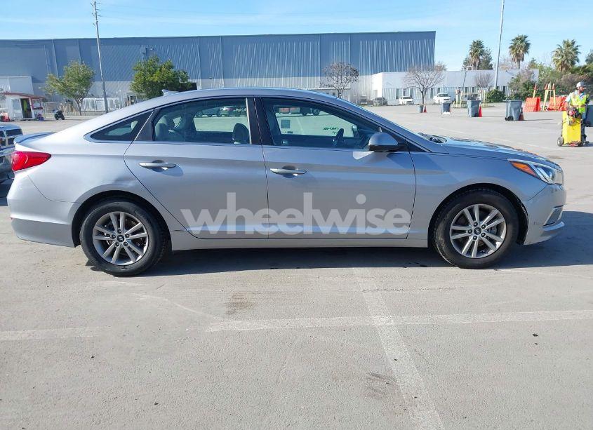 Photo 13 of 2015 Hyundai Sonata SE (VIN 5NPE24AF4FH156094)