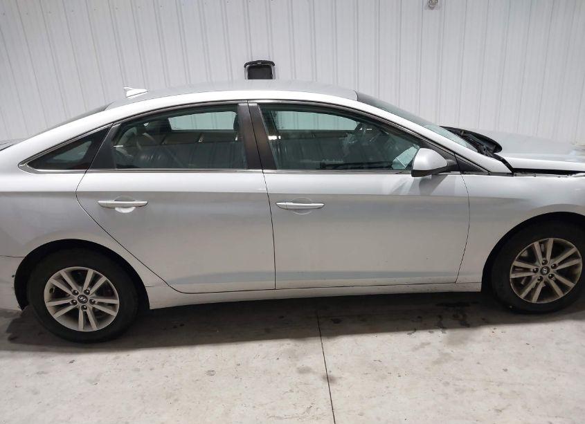 Photo 13 of 2015 Hyundai Sonata SE (VIN 5NPE24AF4FH156693)