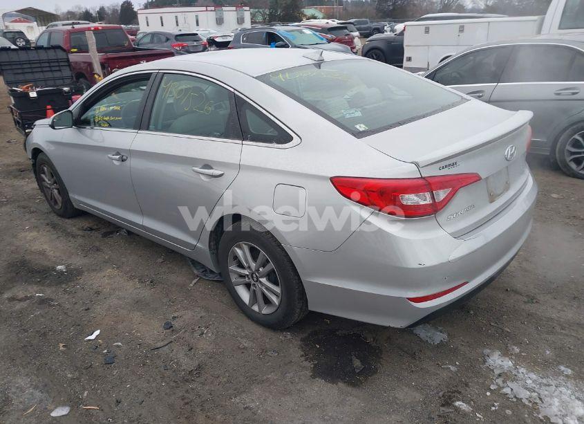 Photo 3 of 2015 Hyundai Sonata SE (VIN 5NPE24AF4FH182954)
