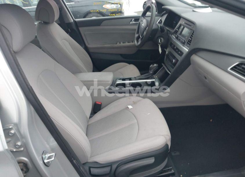 Photo 5 of 2015 Hyundai Sonata SE (VIN 5NPE24AF4FH182954)