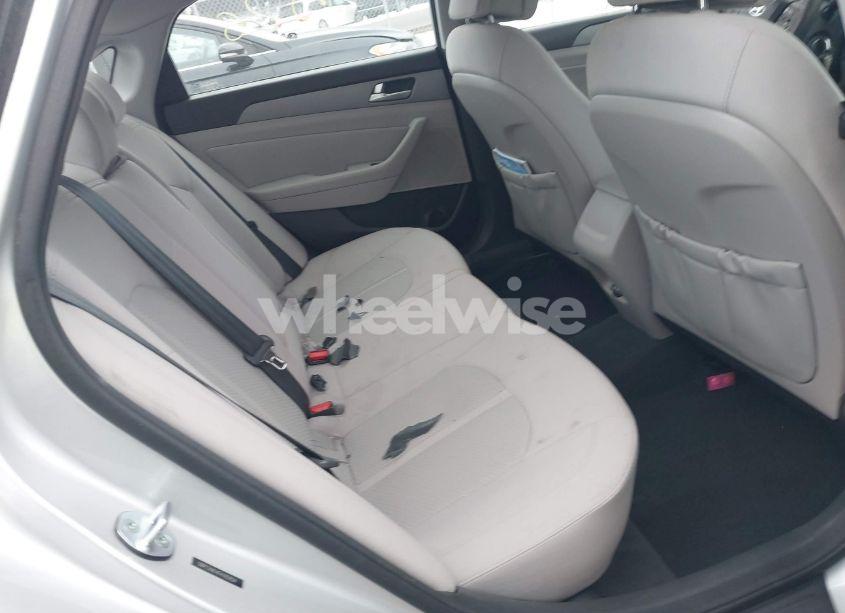 Photo 8 of 2015 Hyundai Sonata SE (VIN 5NPE24AF4FH182954)