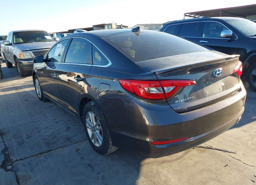 Photo 3 of 2015 Hyundai Sonata SE (VIN 5NPE24AF4FH185692)