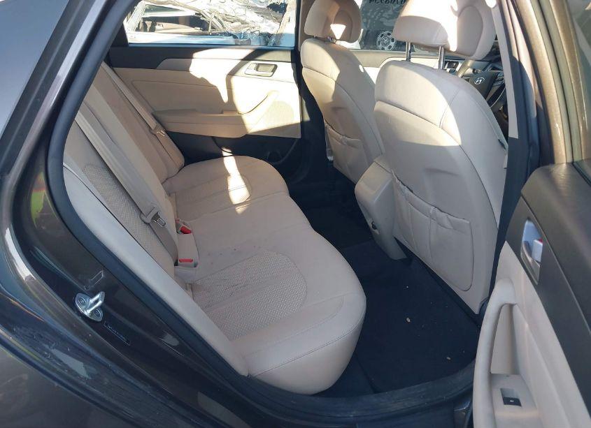 Photo 8 of 2015 Hyundai Sonata SE (VIN 5NPE24AF4FH185692)