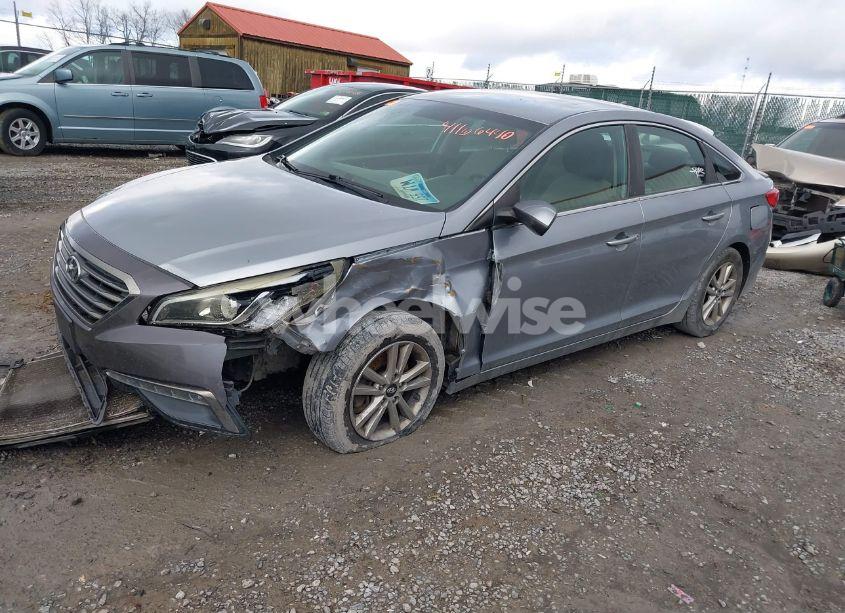 Photo 2 of 2015 Hyundai Sonata SE (VIN 5NPE24AF4FH197860)