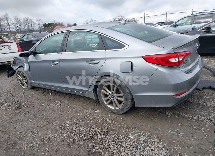 Photo 3 of 2015 Hyundai Sonata SE (VIN 5NPE24AF4FH197860)