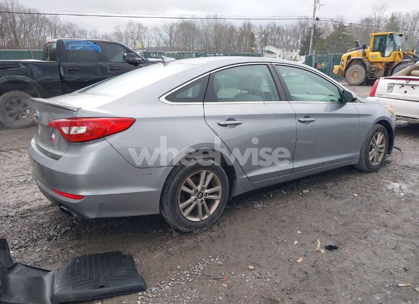 Photo 4 of 2015 Hyundai Sonata SE (VIN 5NPE24AF4FH197860)
