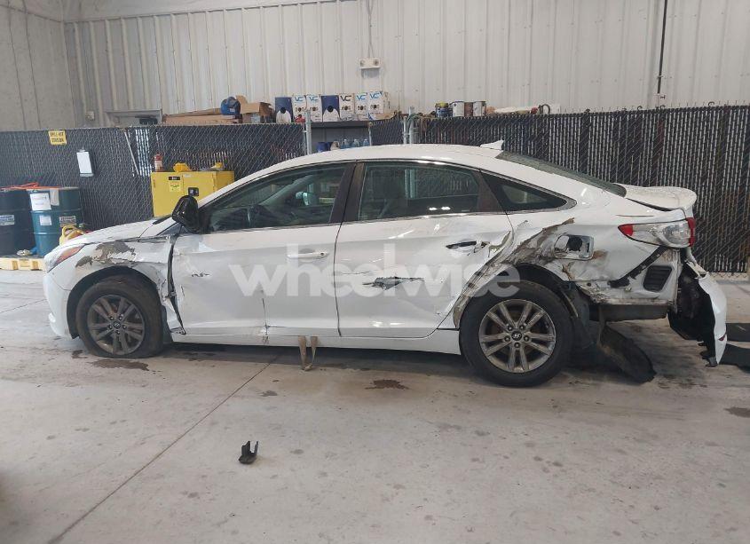 Photo 15 of 2015 Hyundai Sonata SE (VIN 5NPE24AF4FH198734)