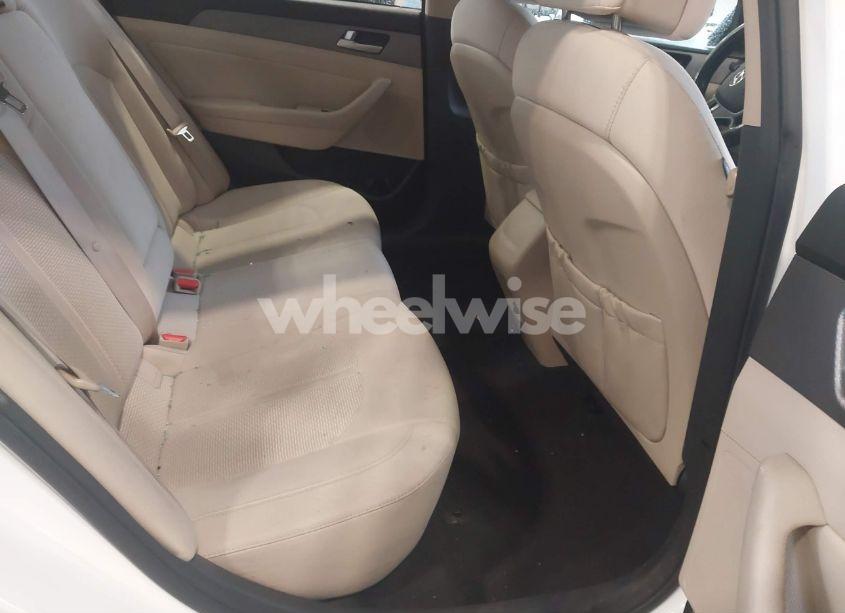 Photo 8 of 2015 Hyundai Sonata SE (VIN 5NPE24AF4FH198734)